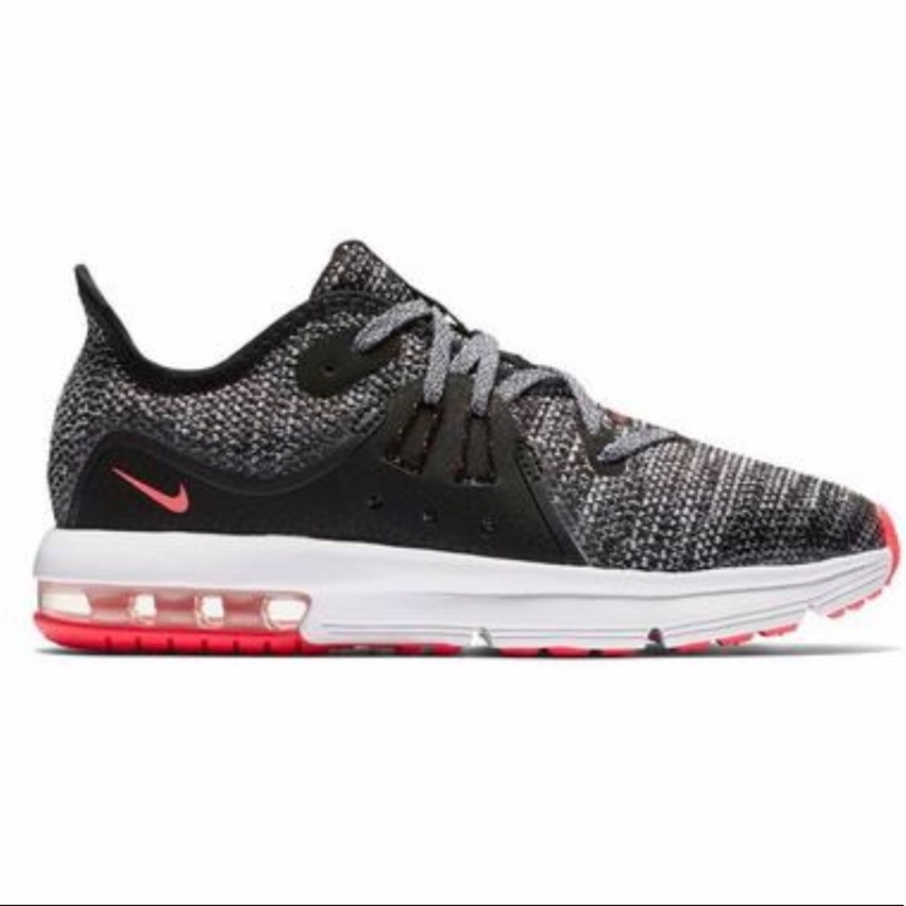 SOLD.Nike Air Max Sequence 3